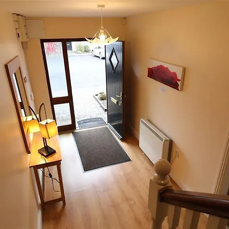 Kincora Harbour -ideal For Families Contractors Cheapest Price *