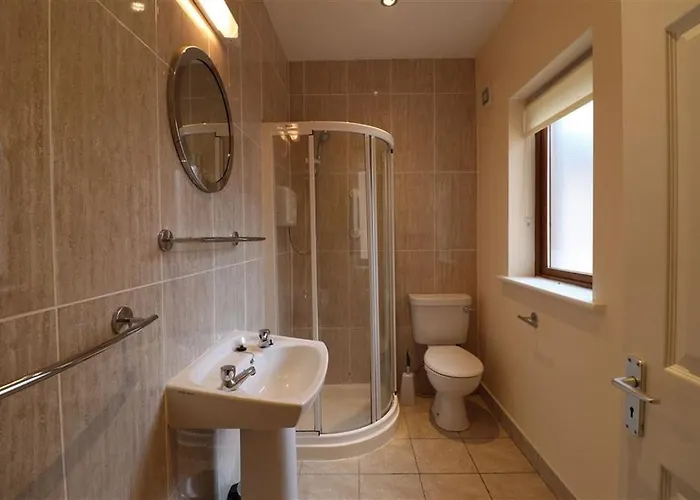 Kincora Harbour -ideal For Families Contractors Cheapest Price * קילאלו