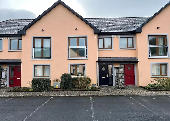 Kincora Harbour -ideal For Families Contractors Cheapest Price